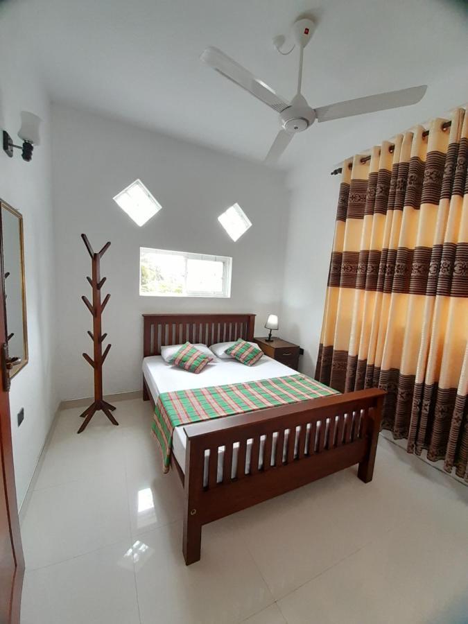 Jasmine Apartments Negombo Buitenkant foto