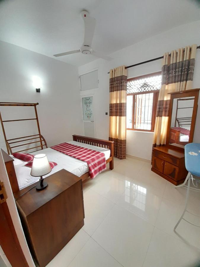 Jasmine Apartments Negombo Buitenkant foto