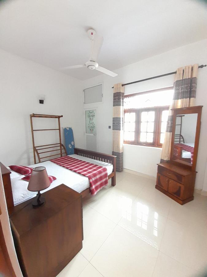 Jasmine Apartments Negombo Buitenkant foto