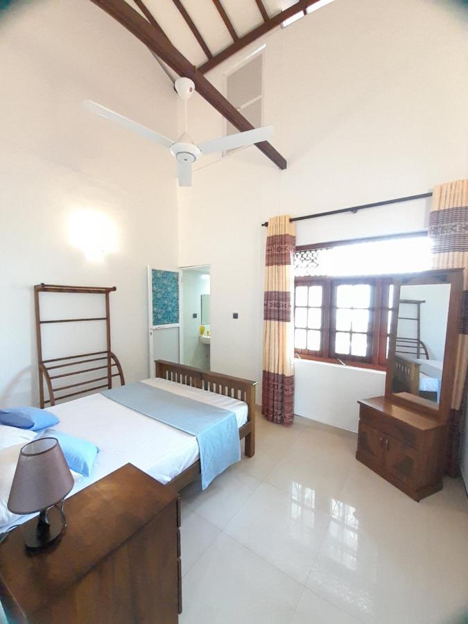 Jasmine Apartments Negombo Buitenkant foto