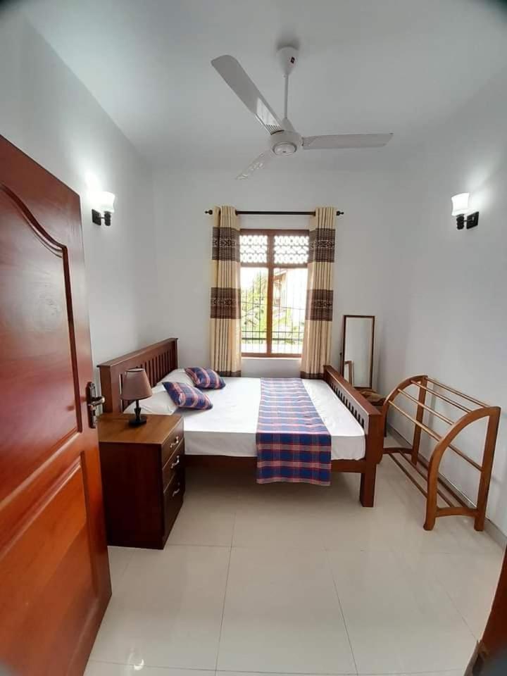 Jasmine Apartments Negombo Buitenkant foto