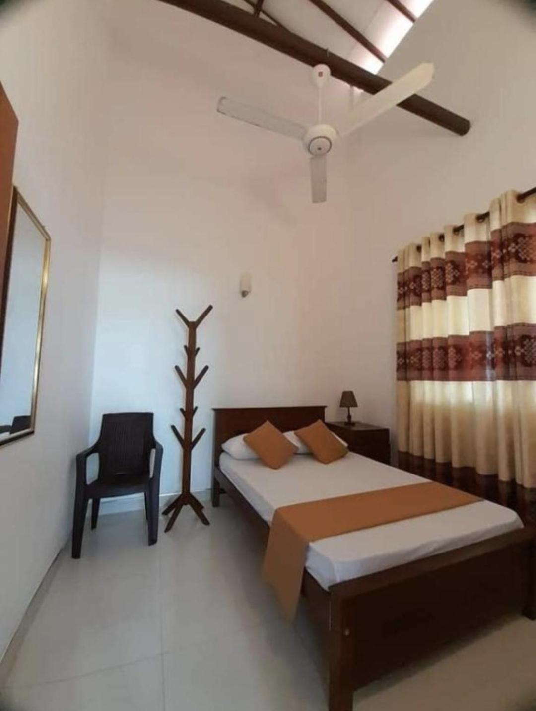 Jasmine Apartments Negombo Buitenkant foto